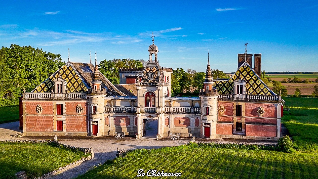 15 Châteaux Remarquables à Découvrir en 2026 avec So Châteaux.