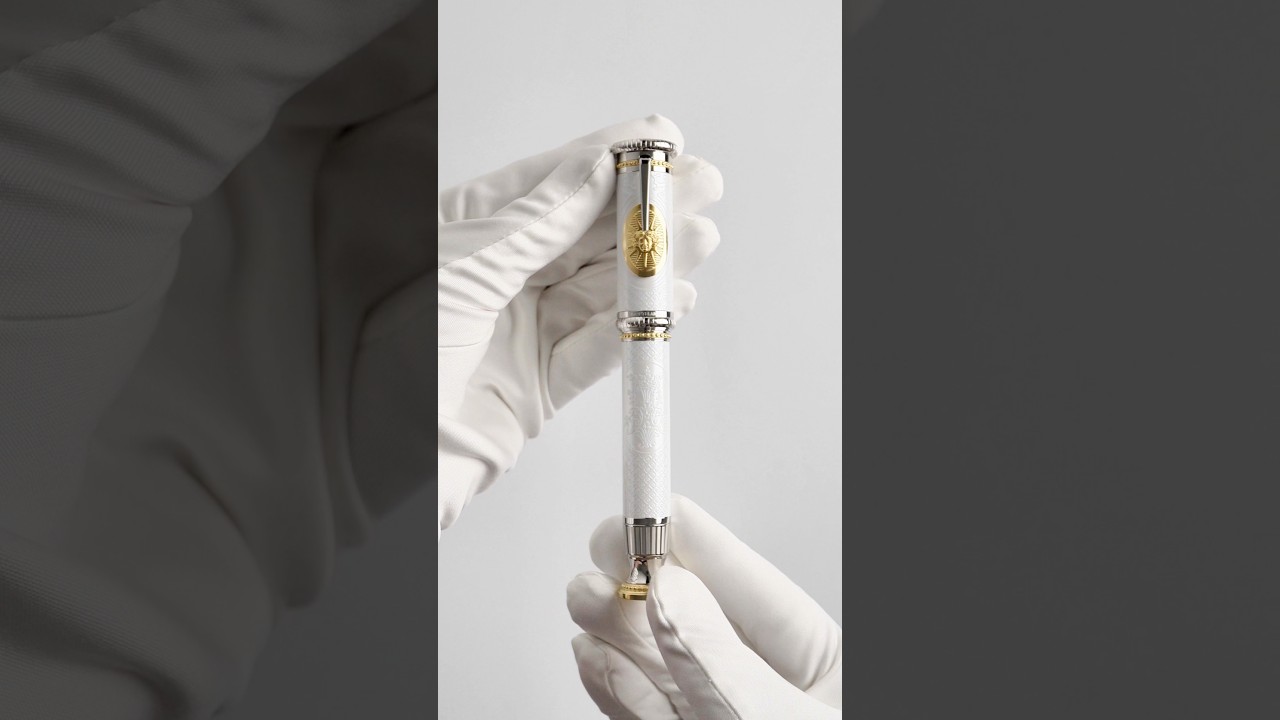 A Journey through Château de Versailles Limited Edition 479🖋️👑