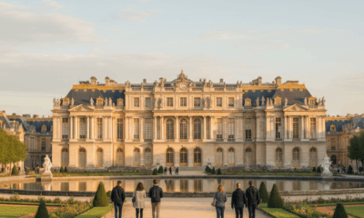 découvrez notre itinéraire complet pour une visite du château de versailles et vivez un voyage royal inoubliable à travers l'histoire, les jardins somptueux et les splendeurs du palais.